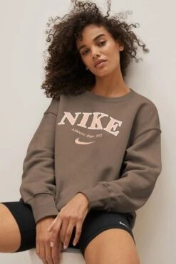Nike Brown Oversized Varsity Crew Sweatshirt -Tienda Barata Deporte 734011