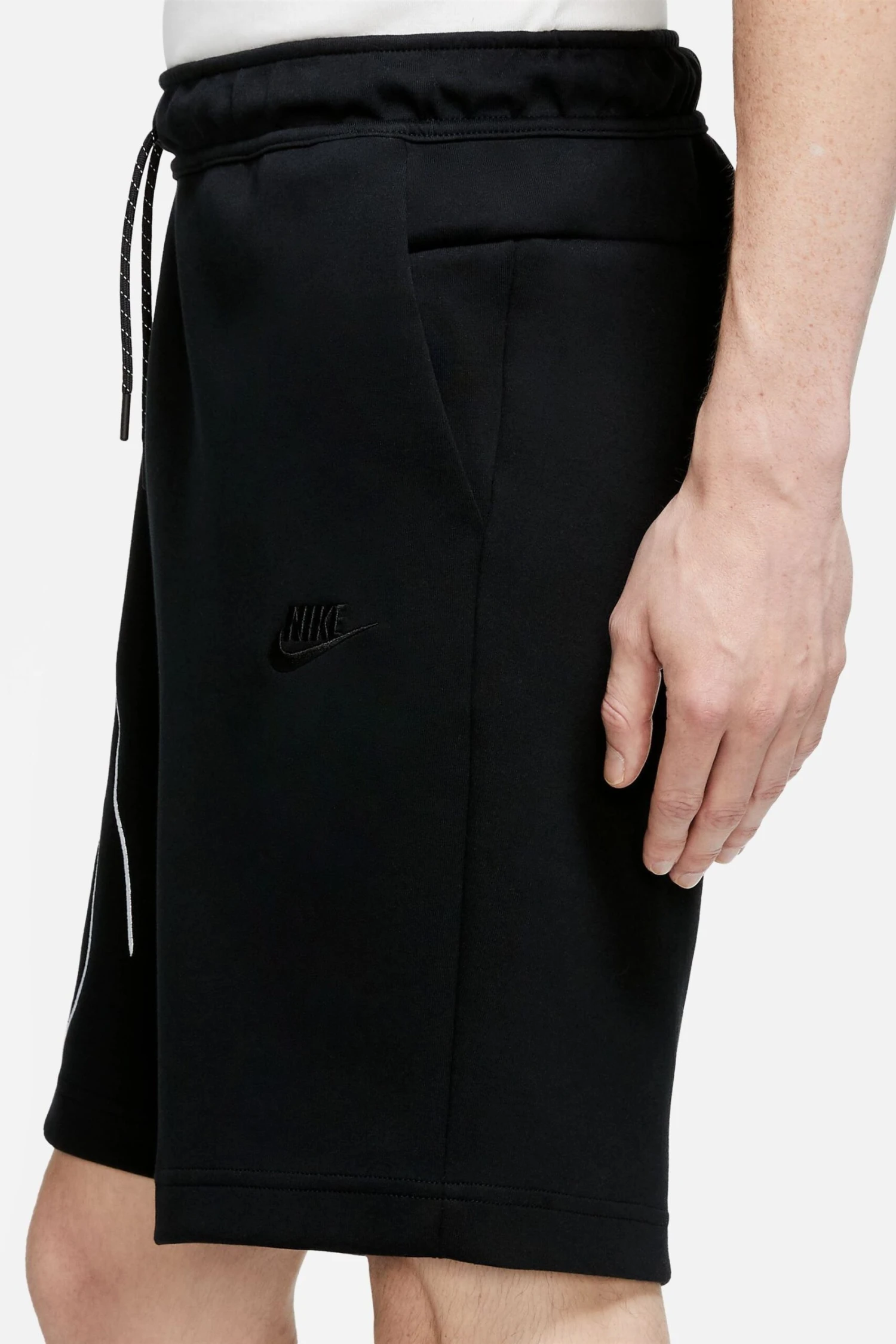 Nike Black Tech Fleece Shorts 3 Nike Black Tech Fleece Shorts - Imagen 3