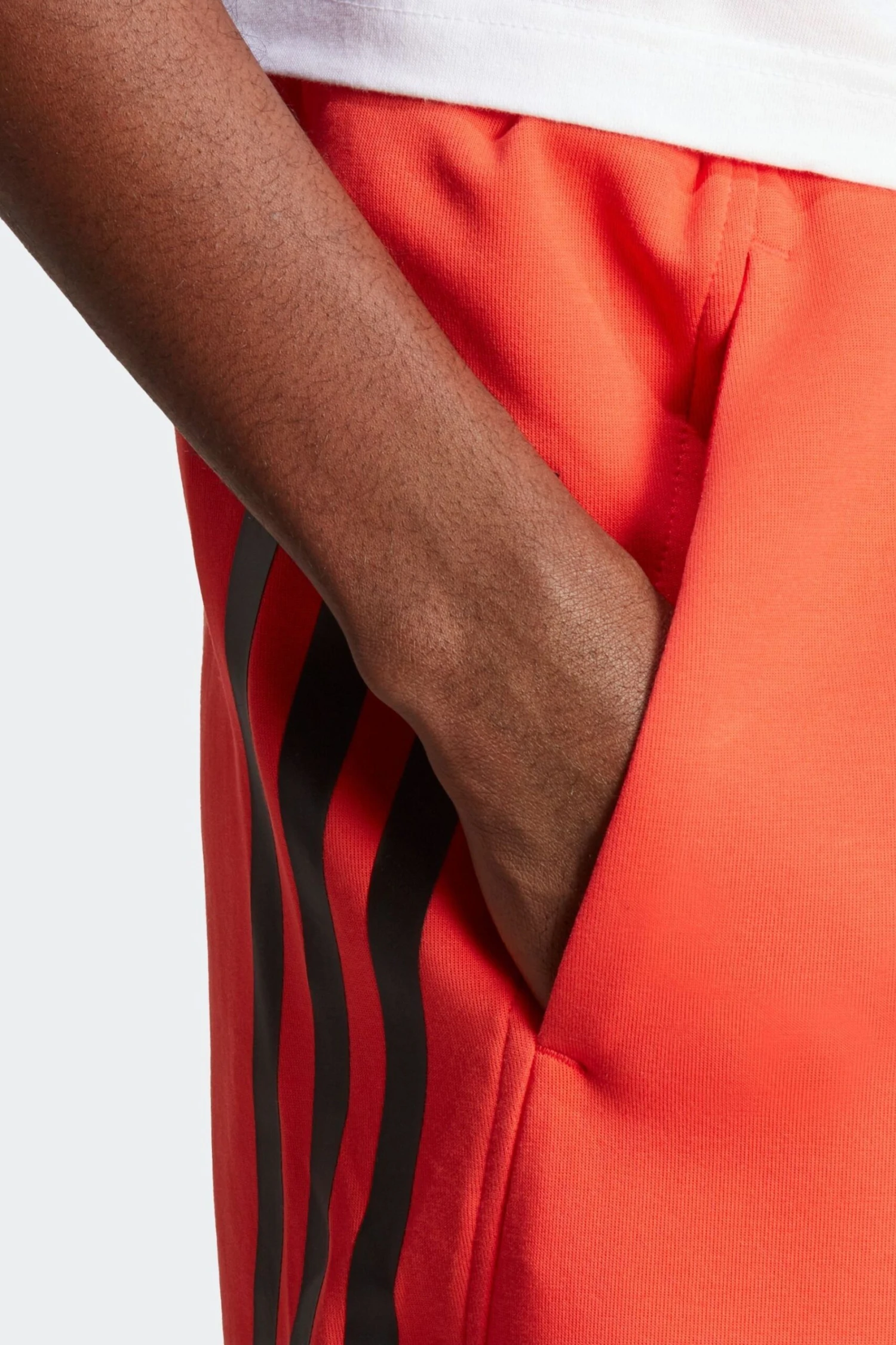 Adidas Red Sportswear Future Icons 3-Stripes Shorts 6 Adidas Red Sportswear Future Icons 3-Stripes Shorts - Imagen 6