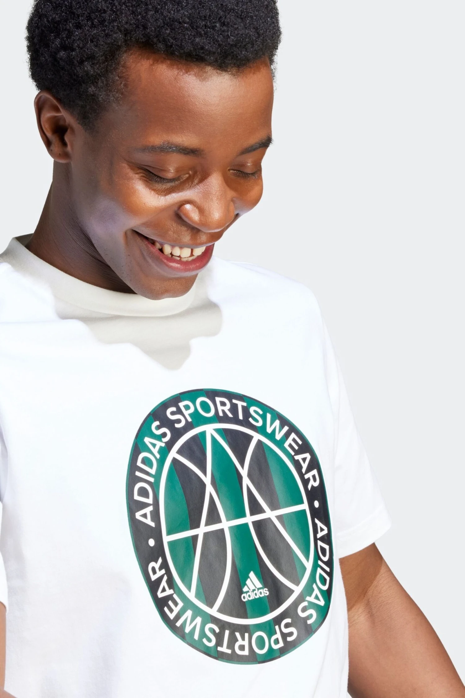 Adidas White Sportswear Tiro Emblem Graphic T-Shirt 4 Adidas White Sportswear Tiro Emblem Graphic T-Shirt - Imagen 4