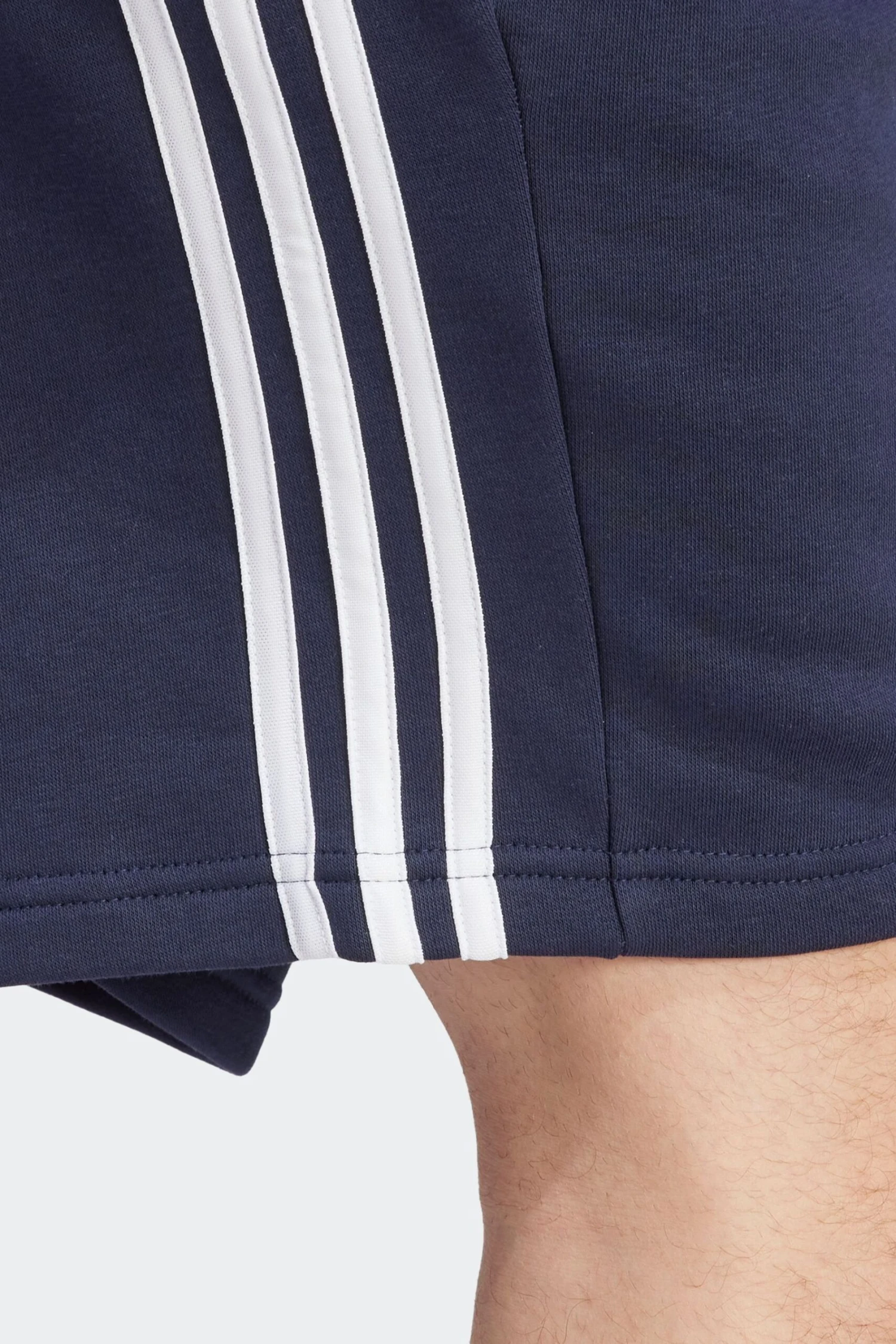 Adidas Black Sportswear Essentials Fleece Tapered Cuffed Shorts-Negro 9 Adidas Black Sportswear Essentials Fleece Tapered Cuffed Shorts-Negro - Imagen 9