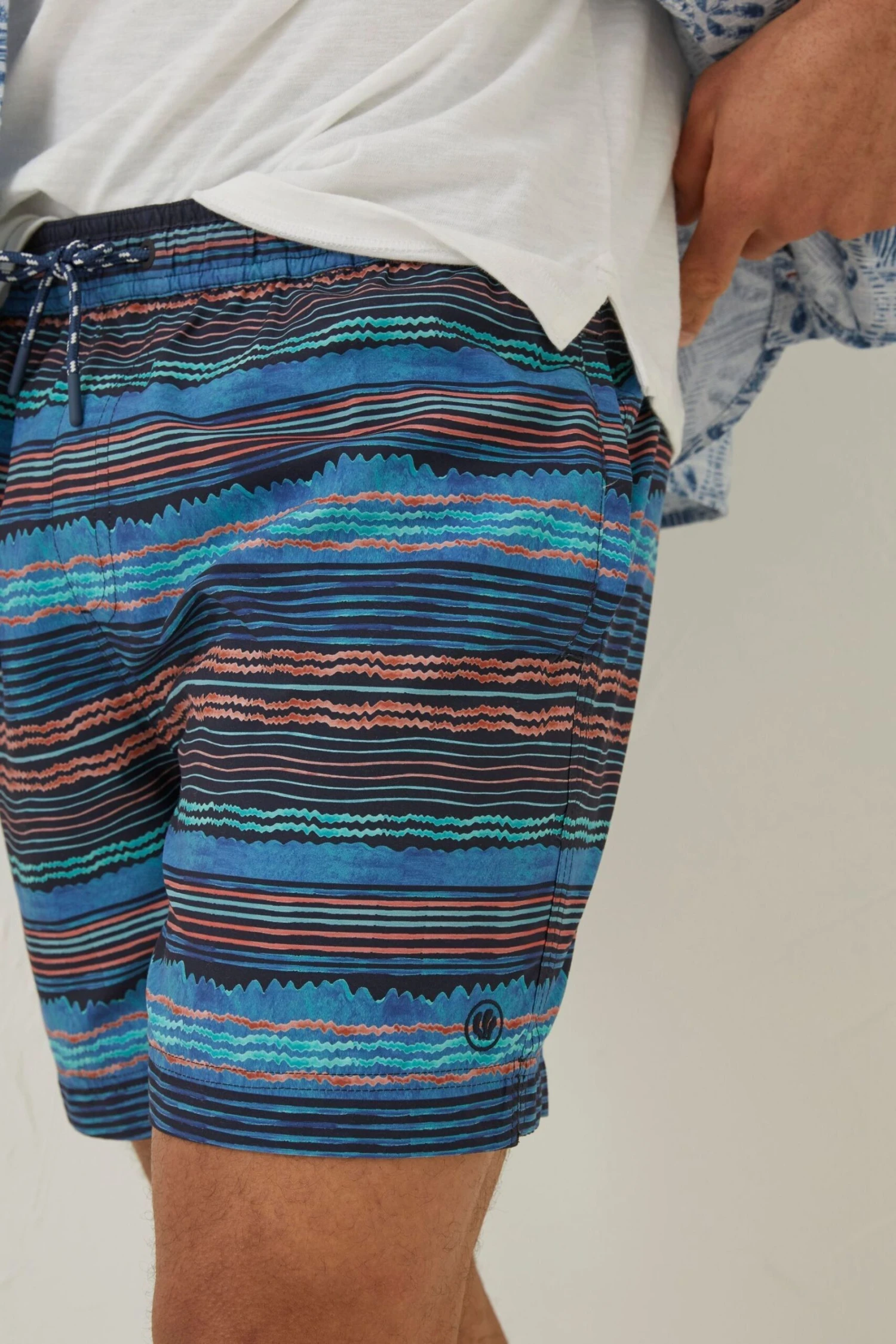 FatFace Blue Trevose Scribble Swim Shorts 5 FatFace Blue Trevose Scribble Swim Shorts - Imagen 5