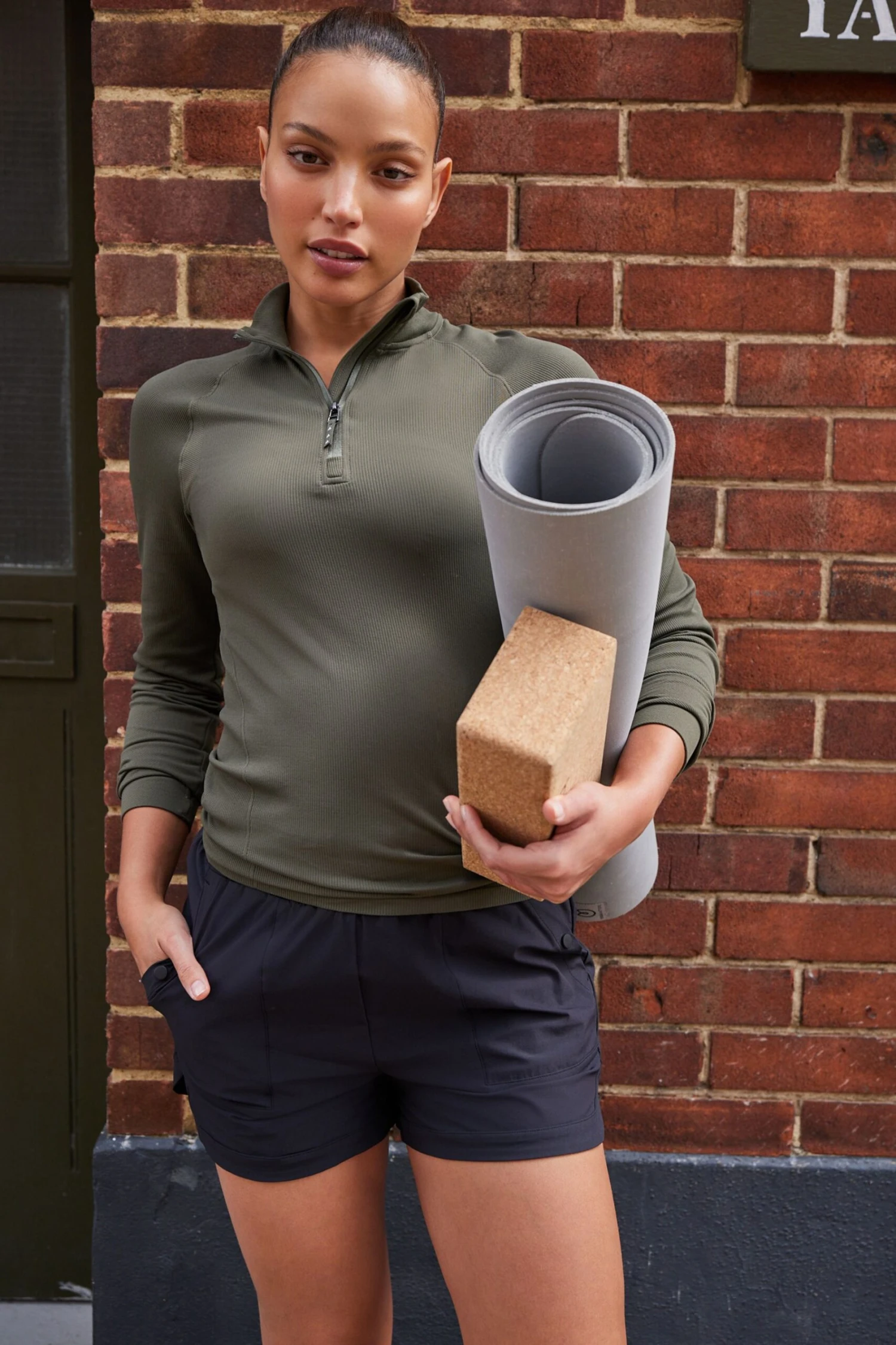 Next Khaki Seamless Ribbed Zip Neck Layer Top-Caqui 1 Next Khaki Seamless Ribbed Zip Neck Layer Top-Caqui