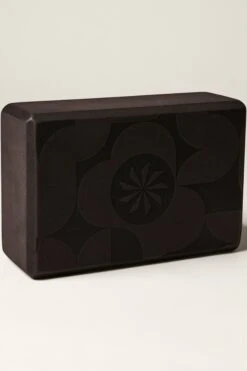 Athleta Black Plant Based Foam Yoga Block-Negro