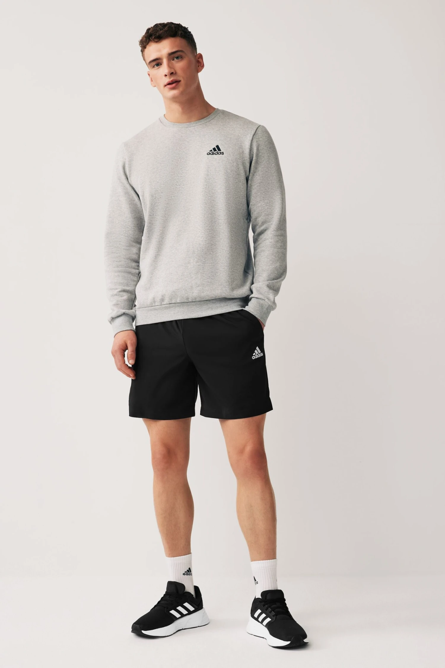 Adidas Black Sportswear AEROREADY Essentials Chelsea Small Logo Shorts 2 Adidas Black Sportswear AEROREADY Essentials Chelsea Small Logo Shorts - Imagen 2